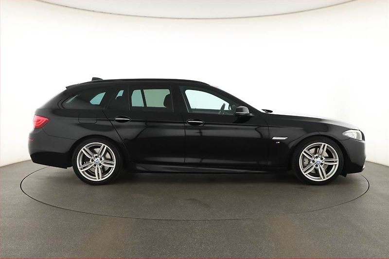 BMW Řada 5 (2017) M Sport 530d, Automat - fotka 6 z 20