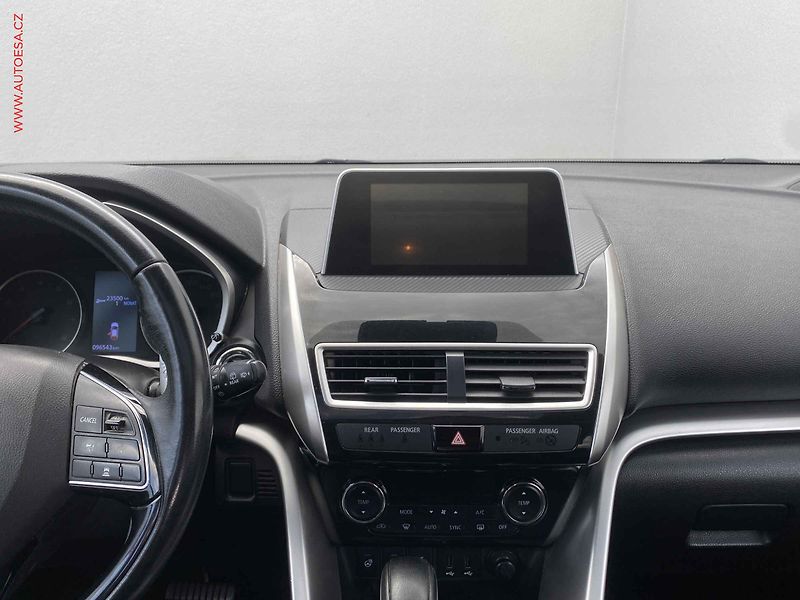 Mitsubishi Eclipse Cross (2020) 1.5T-MiVEC, Instyle, AT - fotka 12 z 18