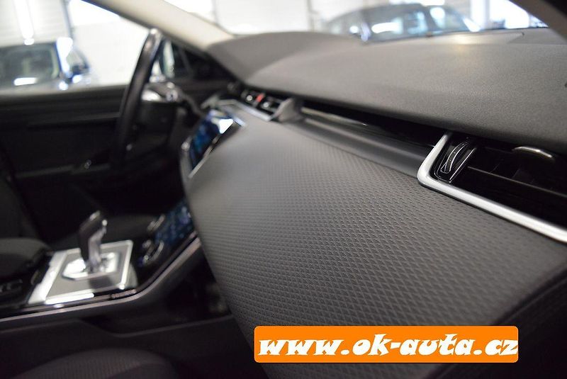 Land Rover Range Rover Evoque 2.0 D 4WD FACELIFT 2020 - fotka 28 z 50