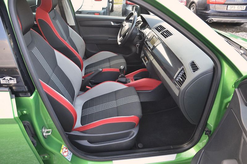 Škoda Fabia (2018) Monte Carlo 1.0 TSi PANORAMA - fotka 9 z 37