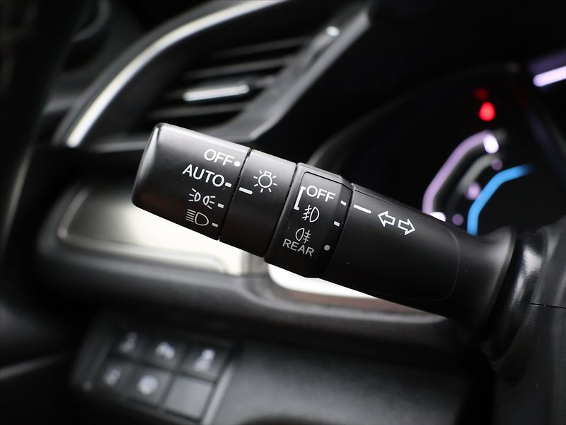 Honda Civic 1,0 VTEC 93kW Executive - fotka 16 z 27