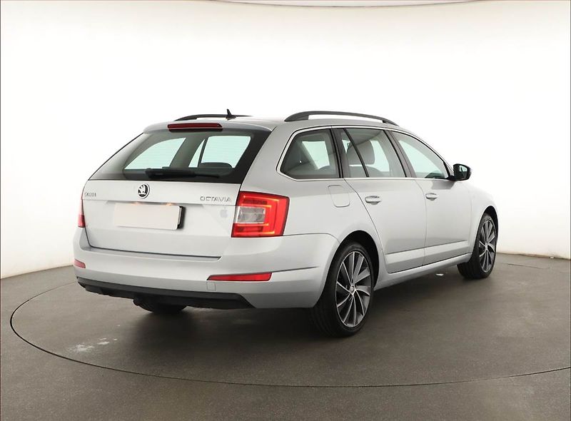Škoda Octavia (2017) Laurin&Klement 1.8 TSI, Kůže - fotka 5 z 17