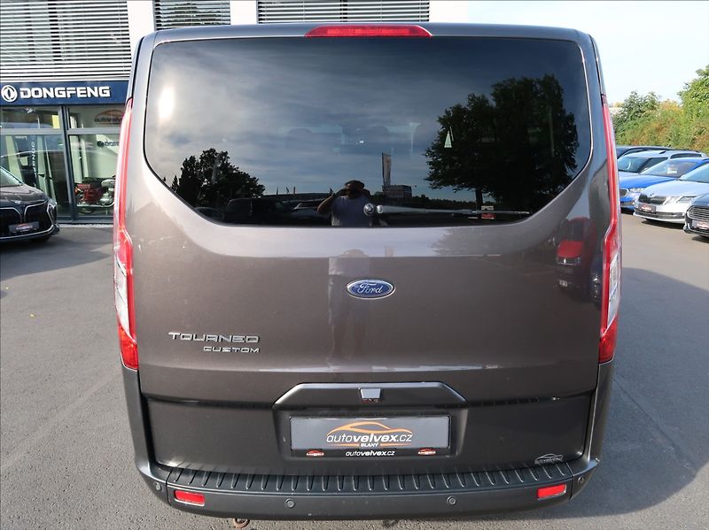 Ford Tourneo Custom 2,0 EcoBlue,96kW,9míst,navi - fotka 8 z 28