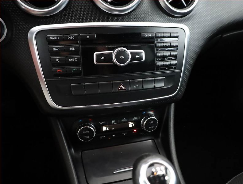 Mercedes-Benz Třídy A (2012) A 180 d, Xenony, Tempomat - fotka 10 z 13