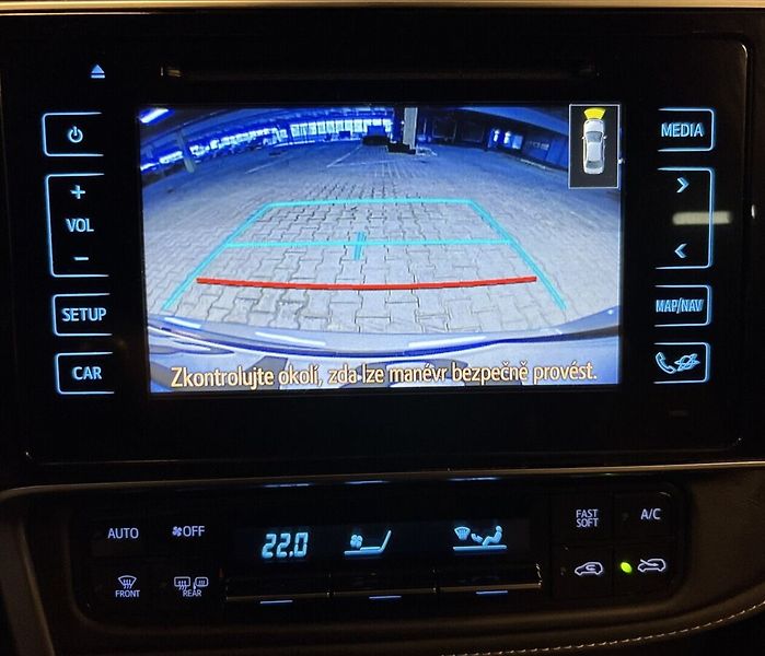 Toyota Auris 1.8 Hybrid AT SELECTION TS - fotka 6 z 16