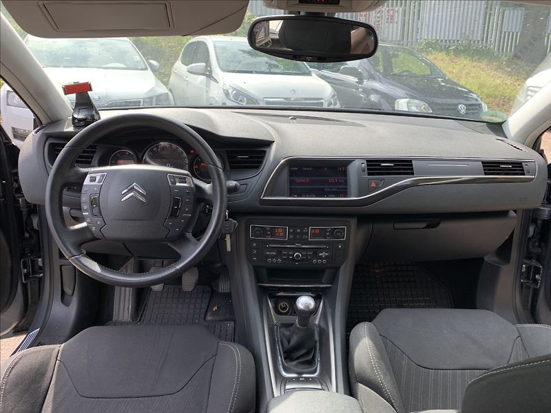Citroën C5 2,0 i SERVISKA - fotka 9 z 19