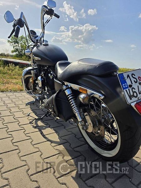 Harley-Davidson (2012) XL 1200 CB Sportster Custom Li - fotka 18 z 26