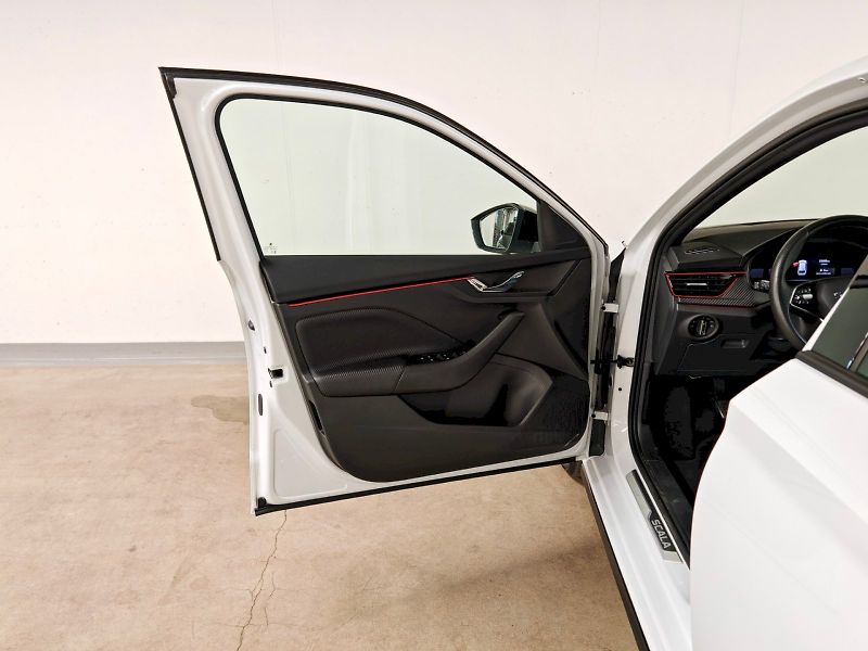 Škoda Scala (2025) 1.0 TSI 85 kW Monte Carlo - fotka 20 z 29