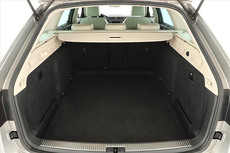 Škoda Superb (2016) Laurin&Klement 2.0 TDI - fotka 11 z 20