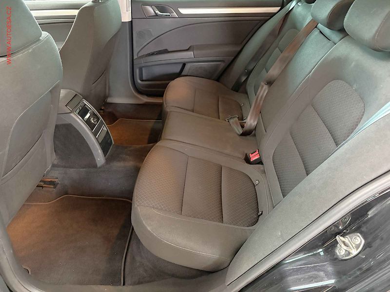 Škoda Superb (2014) 2.0 TDi, DSG, xenon - fotka 10 z 17