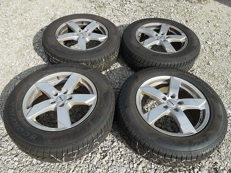 Ford Kuga 2.5 HEV 4x4 TITANIUM - fotka 50 z 78
