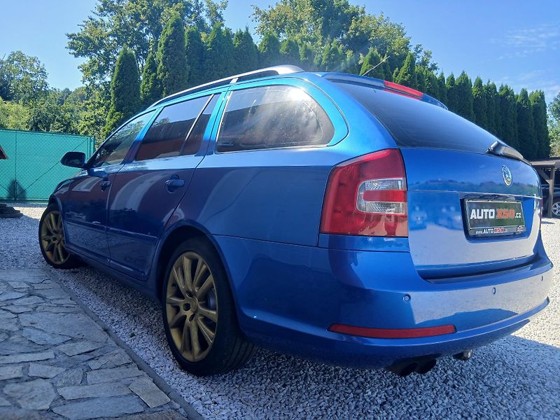 Škoda Octavia 2.0 TFSi RS combi - fotka 5 z 34