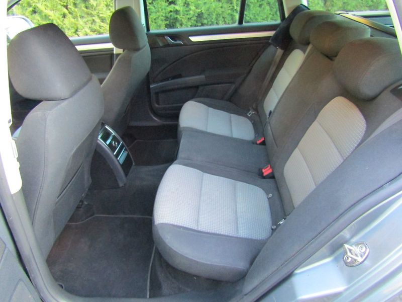 Škoda Superb (2011) 2.0 TDI 103kW  BEZ KOROZE - fotka 23 z 41