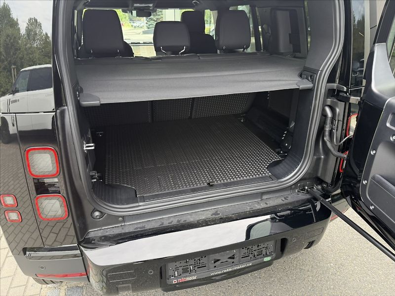 Land Rover Defender (2026) 3,0 S D200 - fotka 21 z 23