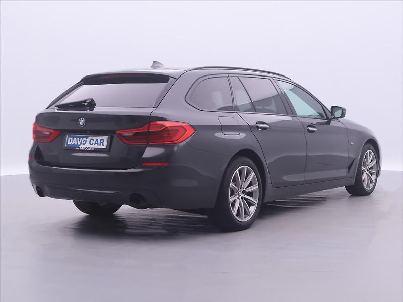 BMW Řada 5 2,0 520da 120kW Sport - fotka 7 z 38