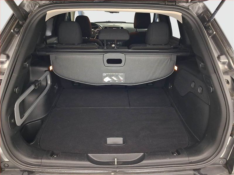 Jeep Cherokee (2016) 2.0 MultiJet, Navi, Tempomat - fotka 14 z 19
