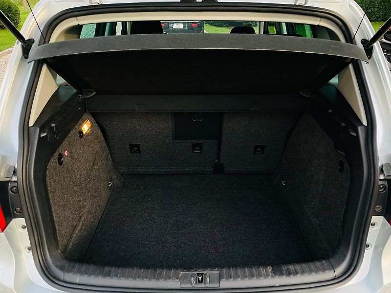 Volkswagen Tiguan 2.0TDI 4x4 MAN SERVISKA TAŽNÉ - fotka 19 z 45