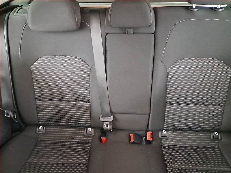 Kia Ceed (2023) Top 1.5 T-GDI - fotka 10 z 17