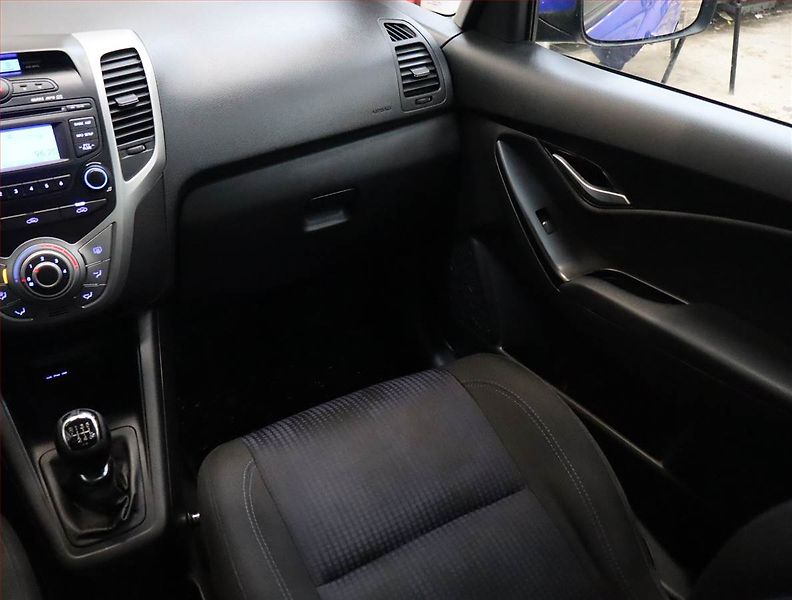 Hyundai ix20 (2013) 1.4 CRDi - fotka 8 z 15
