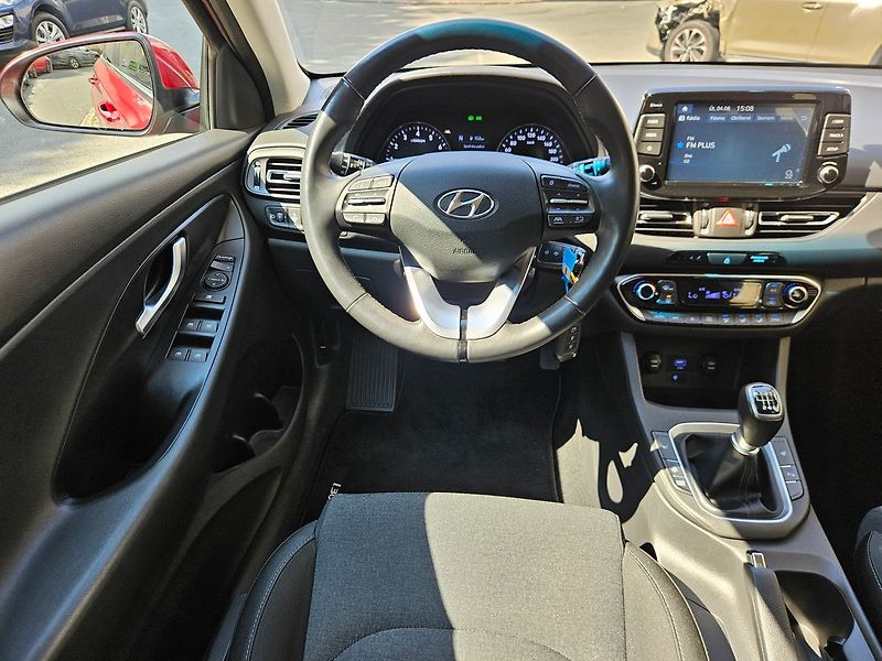 Hyundai i30 1,5 T-GDi 118kW,Smart,ČR,1.maj - fotka 14 z 35