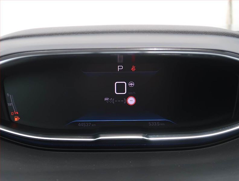 Peugeot 3008 (2022) GT 1.2 PureTech, Automat,Masáž - fotka 11 z 22