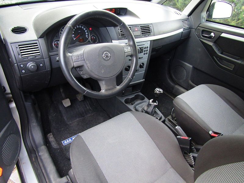 Opel Meriva (2006) 1.6 16v KLIMA FUNKČNÍ - fotka 13 z 32