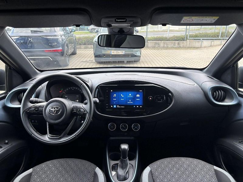 Toyota Aygo X STYLE 1.0 VVT-i 53 kW - fotka 2 z 21