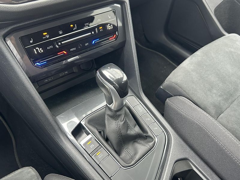 Volkswagen Tiguan 2.0TDI 110kW DSG - fotka 22 z 23