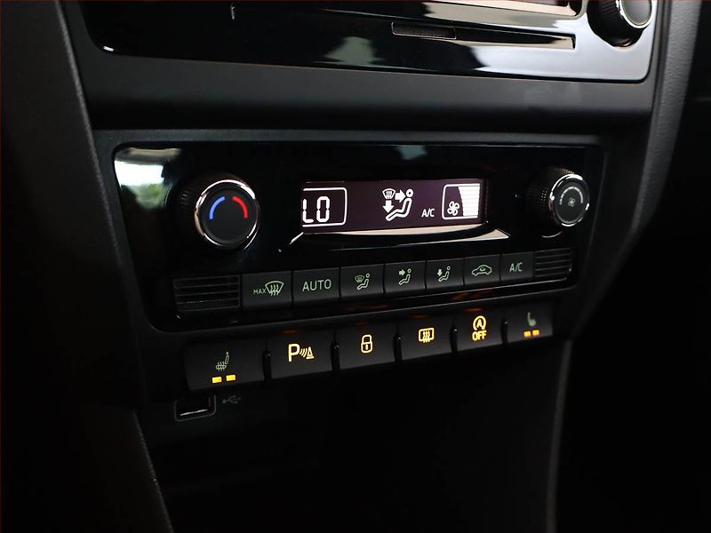 Škoda Rapid (2019) Monte Carlo 1.0 TSI, Bi-Xenony - fotka 14 z 17