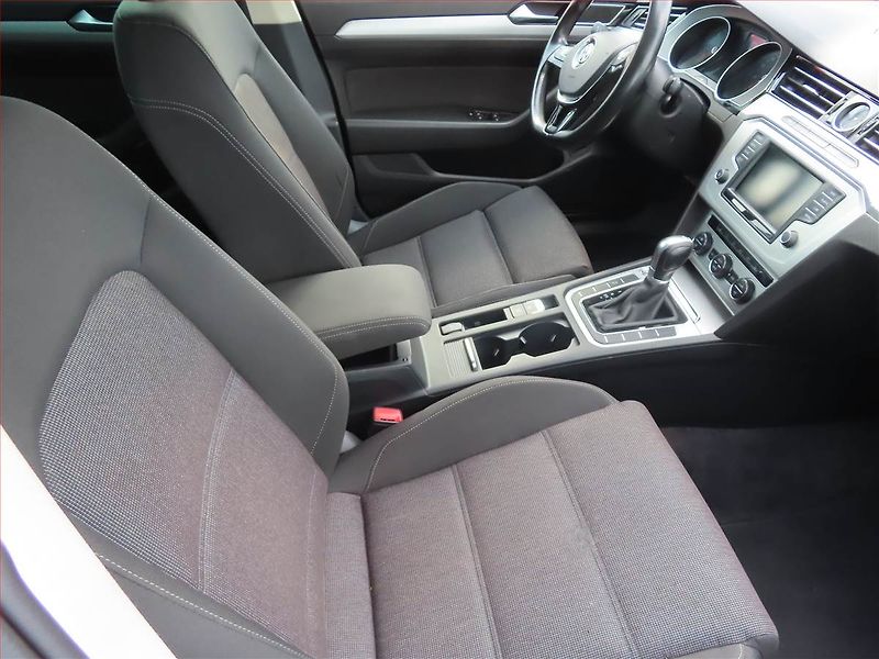 Volkswagen Passat (2015) Comfortline 2.0 TDI, Automat - fotka 9 z 16