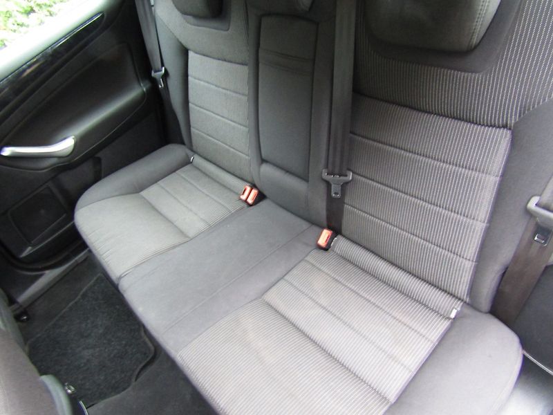 Ford Mondeo (2011) 1.6 TDCi 85kW - fotka 23 z 45