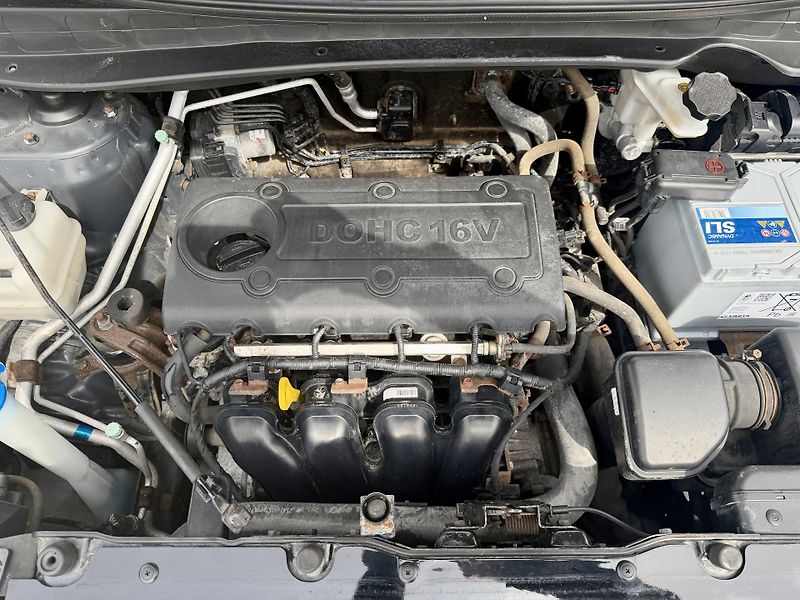 Hyundai ix35 (2010) 2.0i Style 2WD - fotka 23 z 23