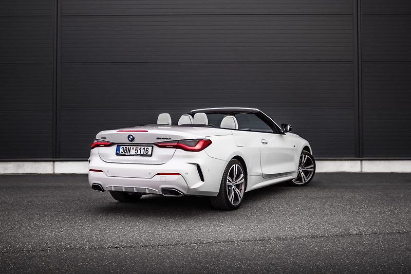 BMW M4 BMW M440i xDrive Cabrio | 374  - fotka 11 z 15