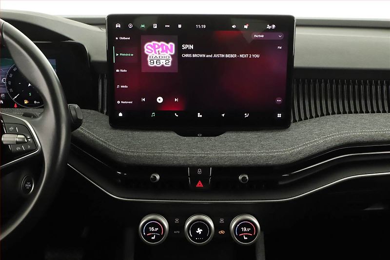 Škoda Superb (2024) Ambition 2.0 TDI - fotka 9 z 27