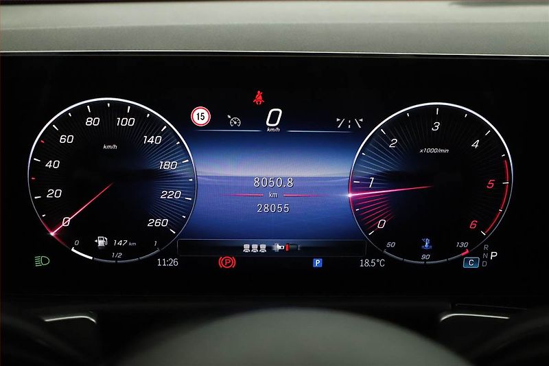 Mercedes-Benz GLB (2024) 200 d 4MATIC - fotka 10 z 21