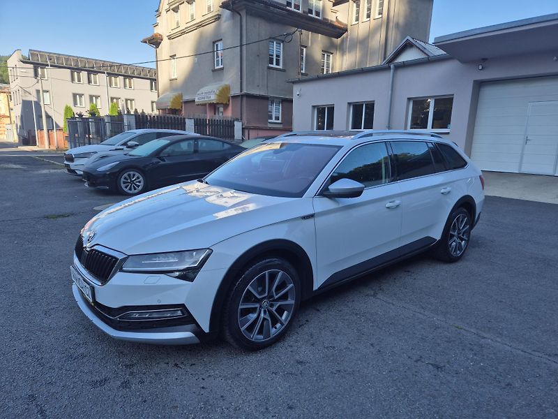 Škoda Superb Combi Scout TDi,140kw,DSG,4x4 - fotka 2 z 13