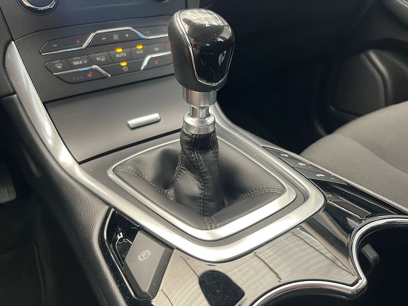 Ford S-MAX 2.0 EB Titanium mauál - fotka 29 z 51
