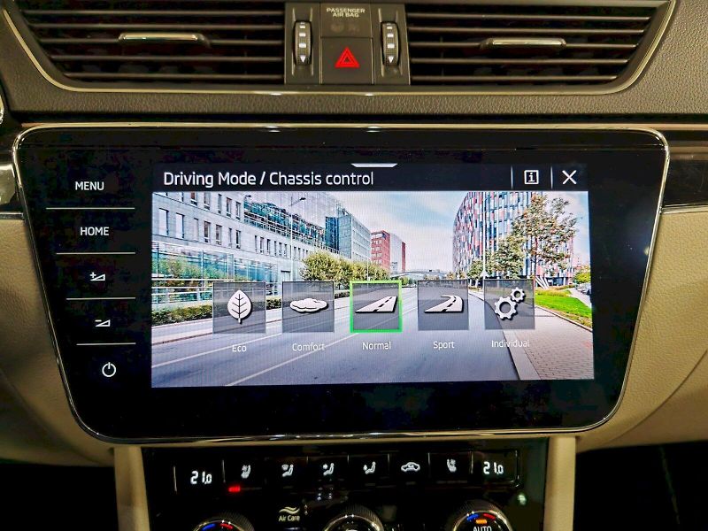 Škoda Superb (2022) 2.0 TDI 147 kW DSG 4x4 L&K - fotka 15 z 31