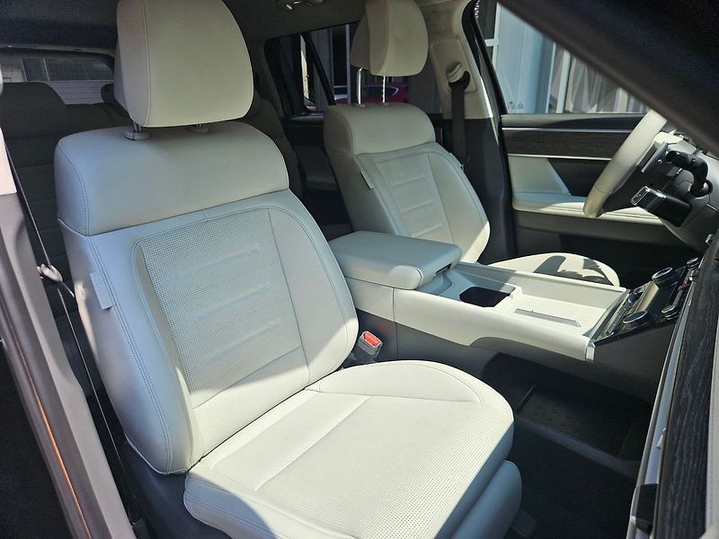Hyundai Santa Fe 1.6 T-GDi PHEV 4X4 A/T, Style - fotka 38 z 52