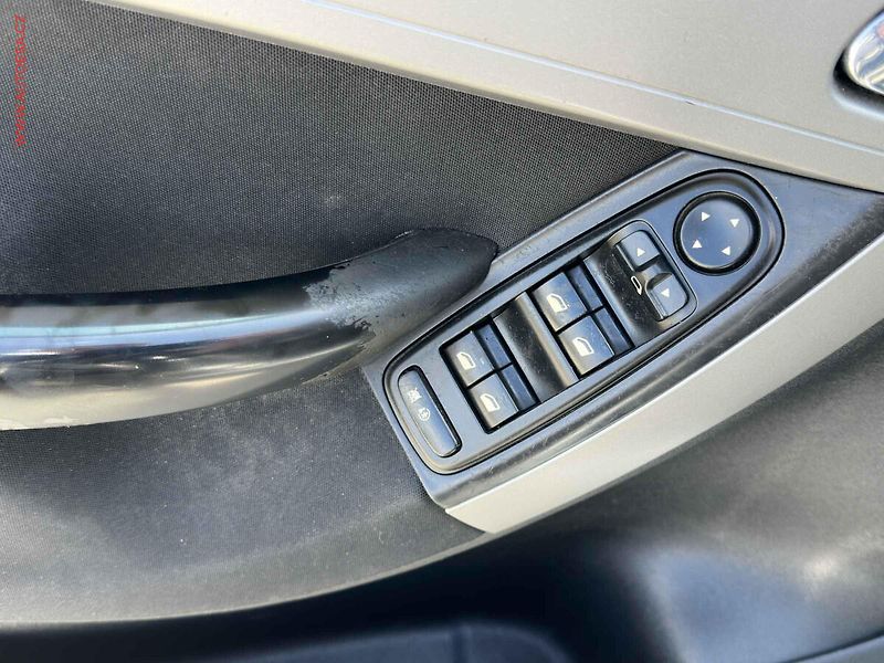 Citroën Grand C4 Picasso (2007) 1.6HDi - fotka 11 z 15