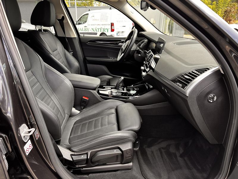BMW X3 30e xDrive 1. majitel  - fotka 13 z 27