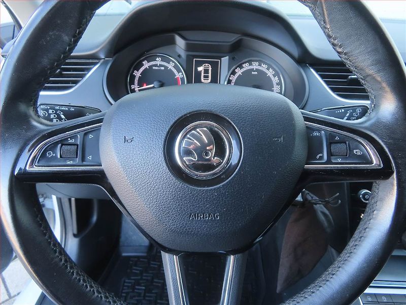 Škoda Octavia (2017) Ambition 1.4 TSI, Tempomat - fotka 13 z 15