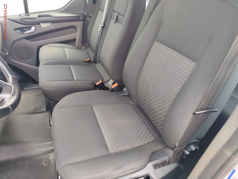 Ford Transit Custom (2019) 2.0TDCi L2 6míst, Trend, nez - fotka 9 z 22
