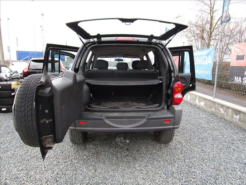 Jeep Cherokee 2.5CRD 4x4, Sport, Klima - fotka 32 z 39