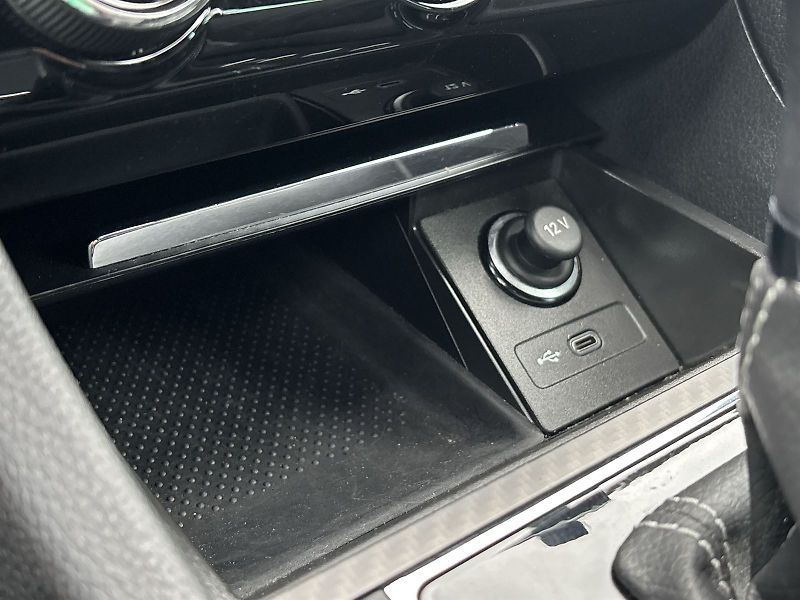 Škoda Superb (2023) Combi 2.0 TDI DSG Sportline - fotka 20 z 33