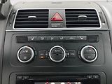 Volkswagen Touran (2014) Comfortline 2.0 TDI, 7 míst - náhled 16