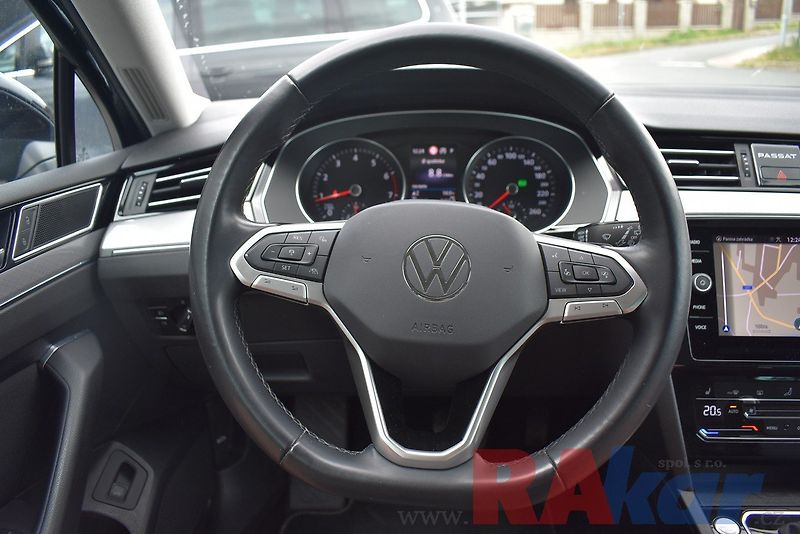 Volkswagen Passat Variant (2023) Business 2,0 TSI automat - fotka 17 z 34
