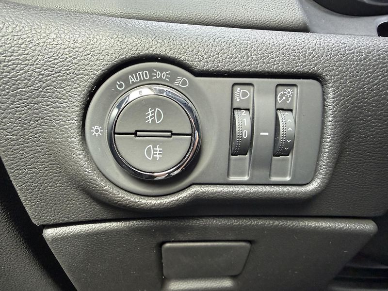 Opel Astra 1.4 88kw - fotka 26 z 42