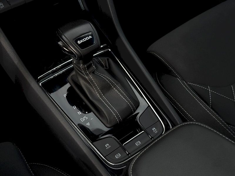 Škoda Karoq (2024) 1.5 TSI 110 kW DSG SportLine - fotka 11 z 23