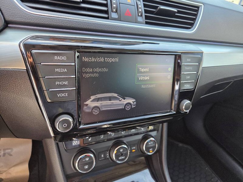 Škoda Superb (2015) 1.4 TSI Style Plus - fotka 37 z 53